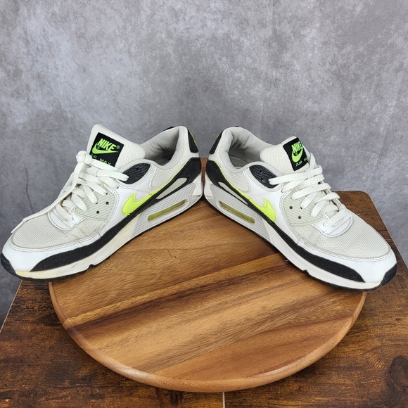 Nike Air Max 90 Running Shoes Mens 9 White Volt Sneakers Trainers CZ1846-100‎ - Picture 4 of 12